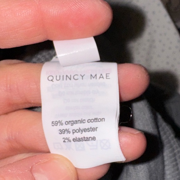 Quincy Mae Baby Sweatset- Gray/Green color- 3-6 M - A perfect outfit! - Picture 2 of 2